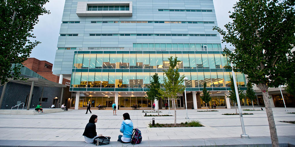 The Arlington Campus's location provides easy access to the arts. It's minutes away from national arts organizations and performance venues such as the John F. Kennedy Center for the Performing Arts, the Smithsonian, Shakespeare Theatre Company, Wolf Trap and Ford's Theatre.